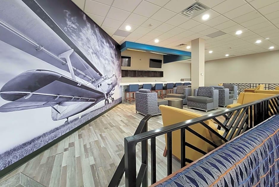Hawthorn Suites by Wyndham Wichita Airport