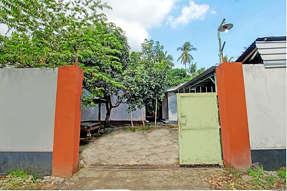 OYO Life 93058 Kos Subur