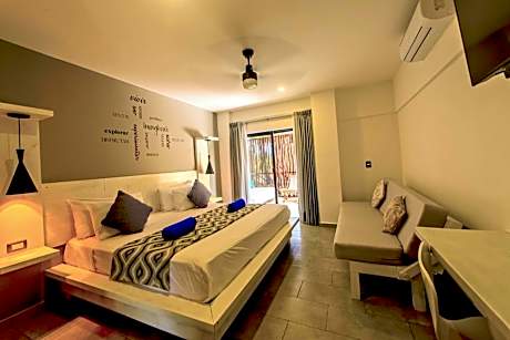Suite with Garden View