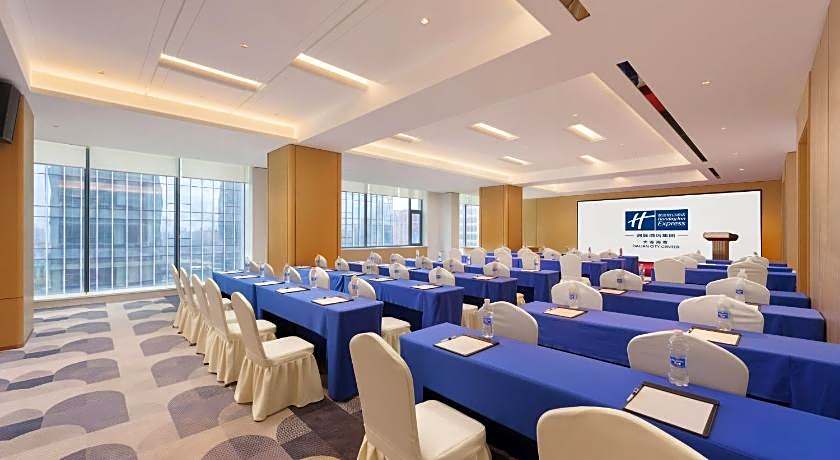 Holiday Inn Express Dalian City Center
