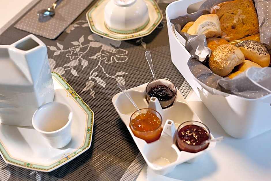 GIO'EL Happiness Guest House