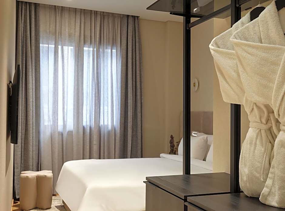 Nur Outline Aparthotel