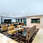 La Quinta Inn & Suites by Wyndham Hayward Oakland Airport