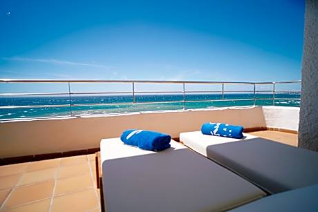 FRONTAL SEA VIEW APARTMENT