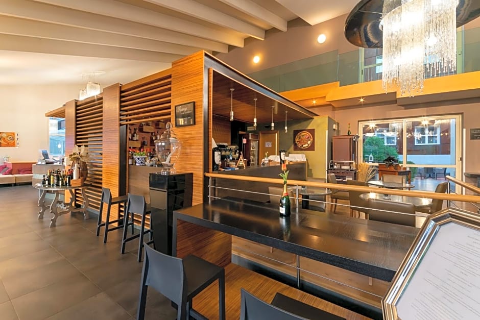 Admiral Park Hotel
