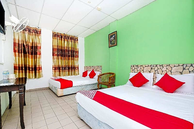 OYO 850 Gold Star Hotel