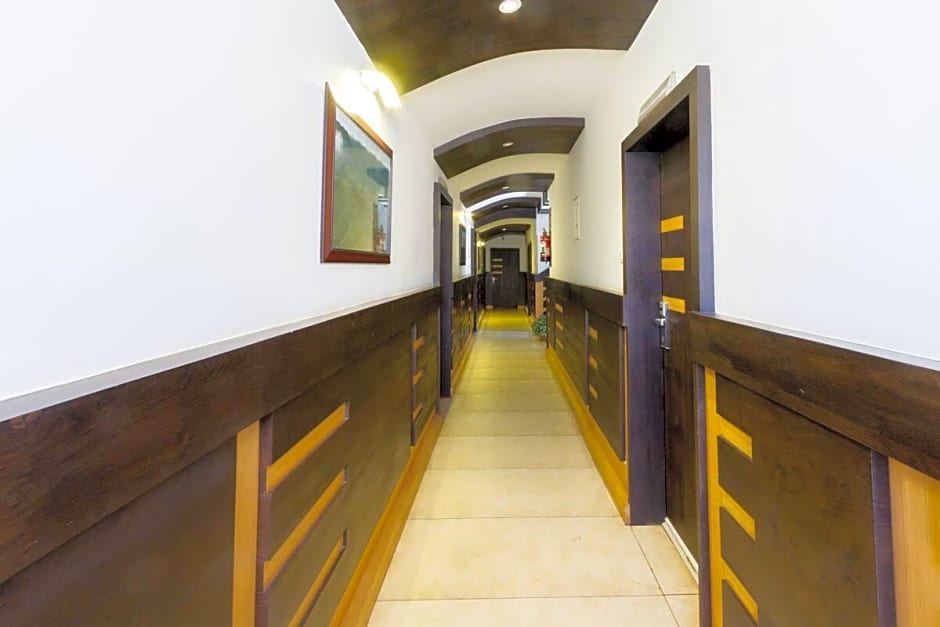 FabHotel Sholas Residency I - Nr. Rose Garden