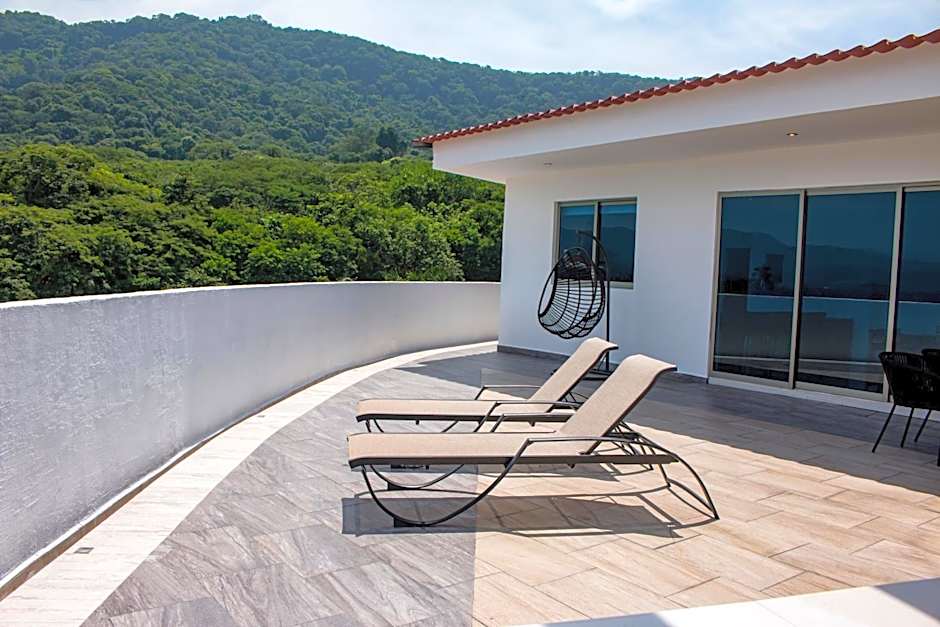 LA LOMA SUITES