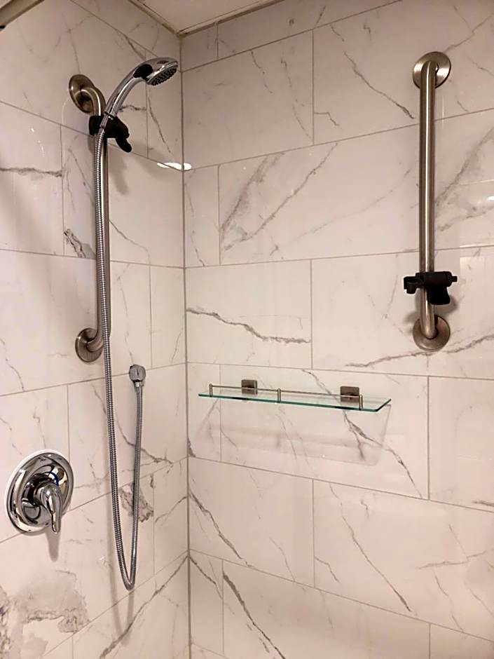 Ariel Broadway Hotel