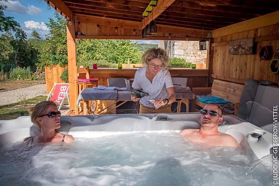 Le Nid d'Alex Spa , Rando et table d'hôte