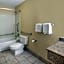 Howard Johnson by Wyndham Romulus Detroit Metro Airport