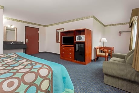 1 King Bed Studio Suite Non-Smoking