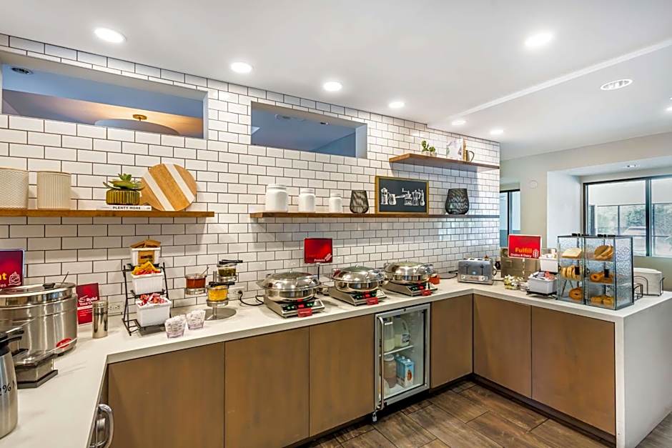 Best Western Plus Cottontree Inn