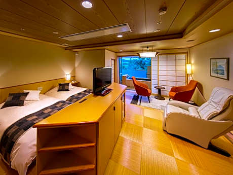 Yuraku Deluxe Western Twin Room with Open Air Bath, Mt. Fuji View, Non-Smoking