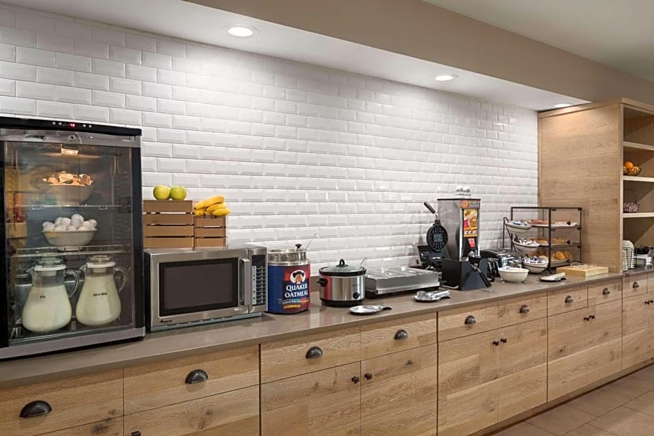 Country Inn & Suites by Radisson, Louisville South, KY