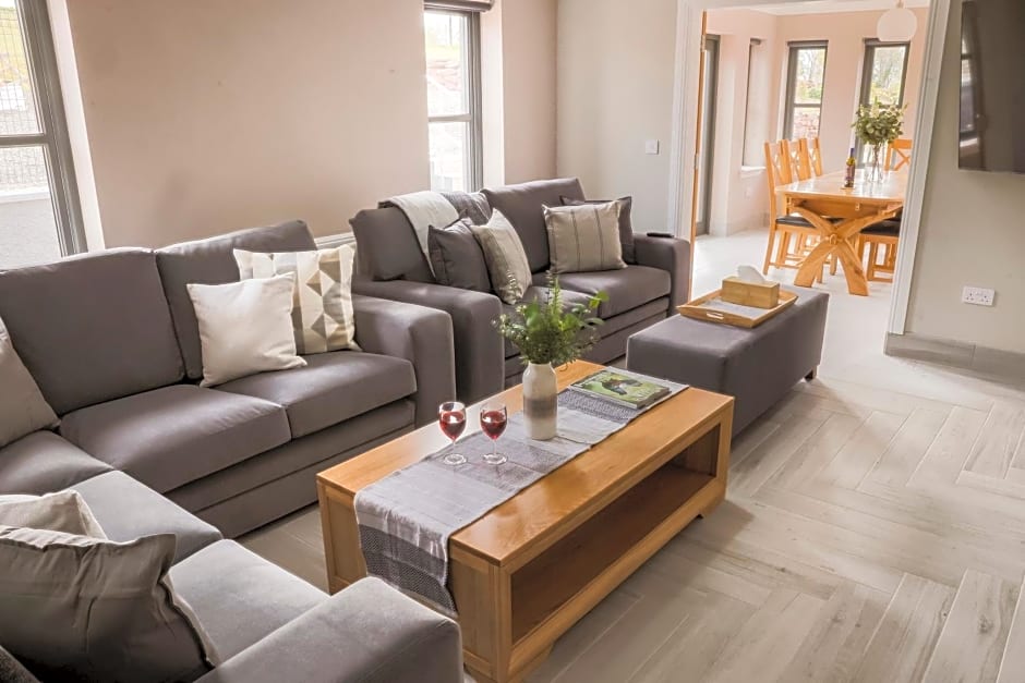 Westertonhill Lodges - Private Hot Tub Hire Available