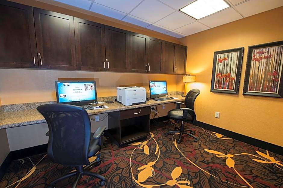 Hampton Inn By Hilton & Suites Bismarck Northwest