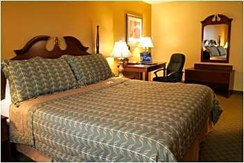 Suite-1 King Bed, Non-Smoking, 2 Rooms, Microwave And Refrigerator Non Refundable