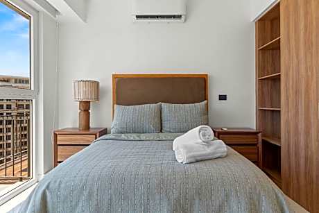 Two-Bedroom Apartment with Balcony and Sea View