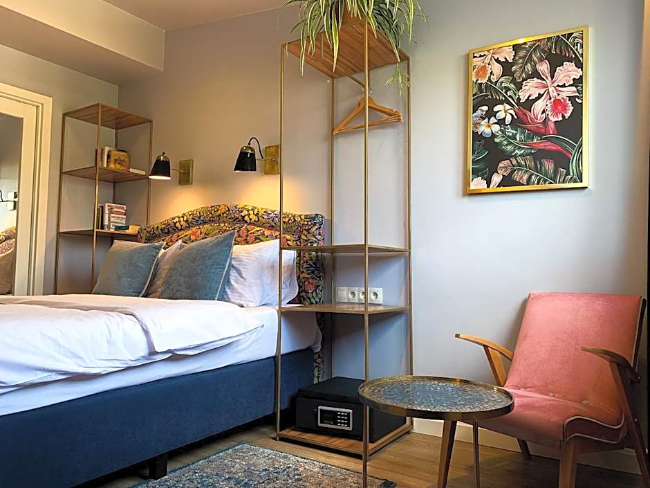 SLEEPWELL NOWY ŚWIAT - entrance from Ordynacka 14St, through the courtyard