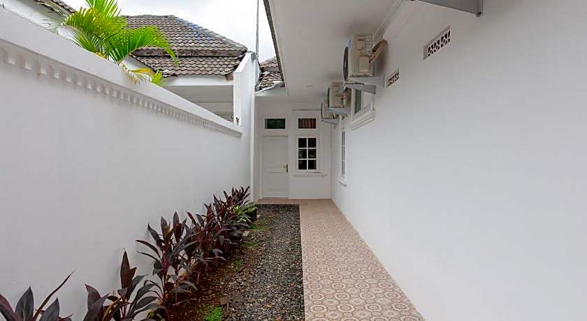 Urbanview Hotel De Breeze Kemang Jakarta by RedDoorz