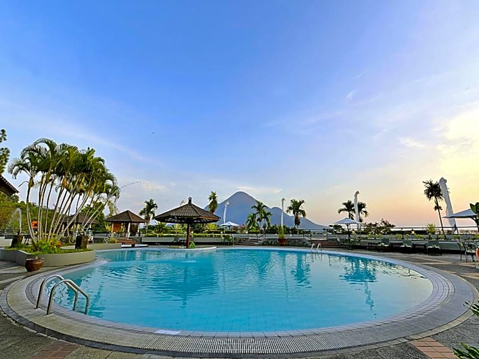 Grand Whiz Hotel Trawas