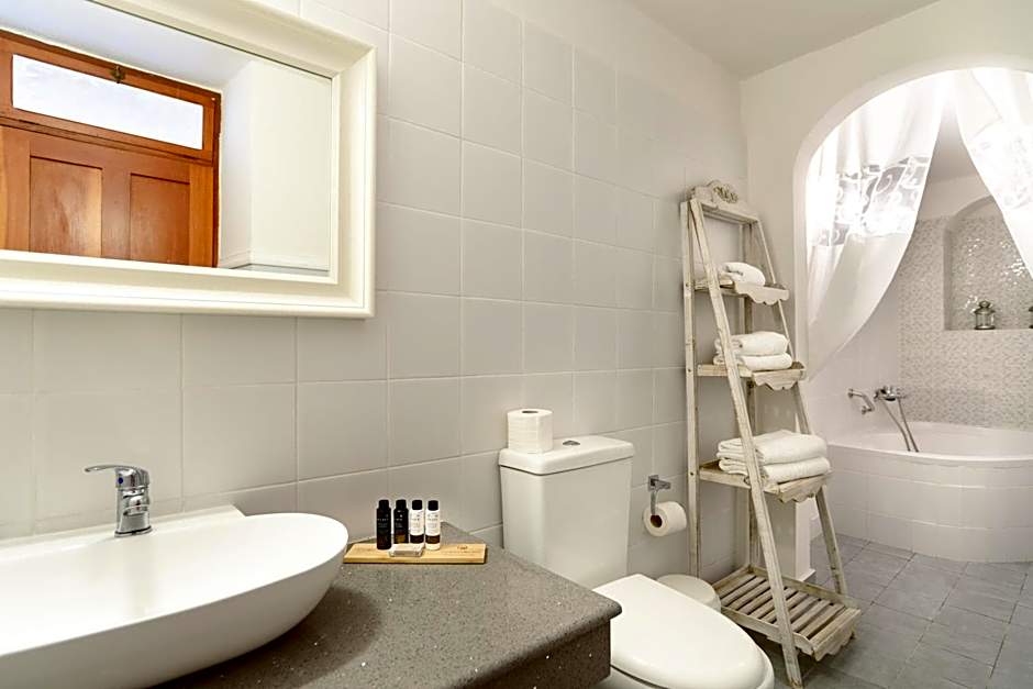 Thea Villas and Suite