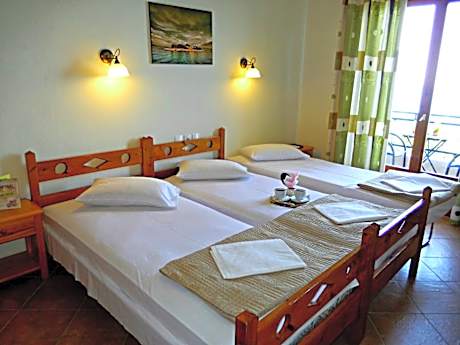 Triple Room with Sea View