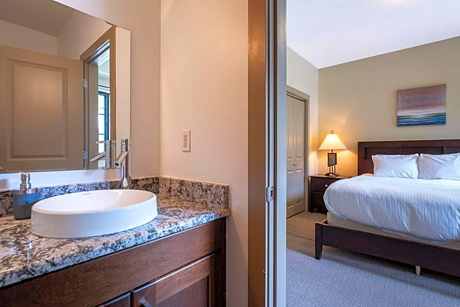 Selkirk Snug by Revelstoke Vacations
