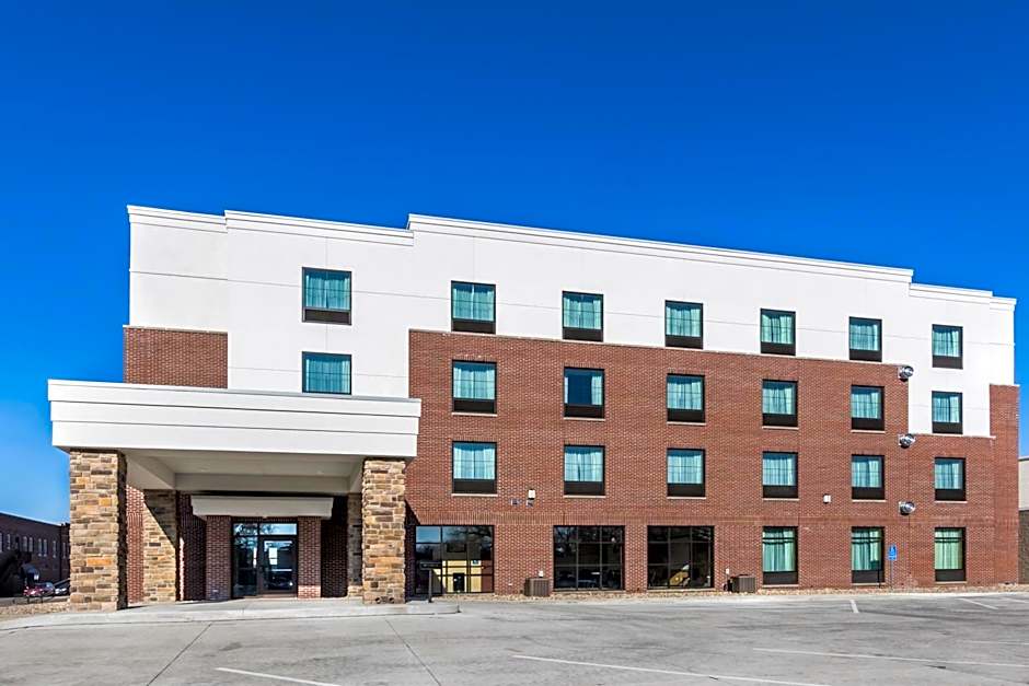 Cobblestone Inn & Suites - Waverly