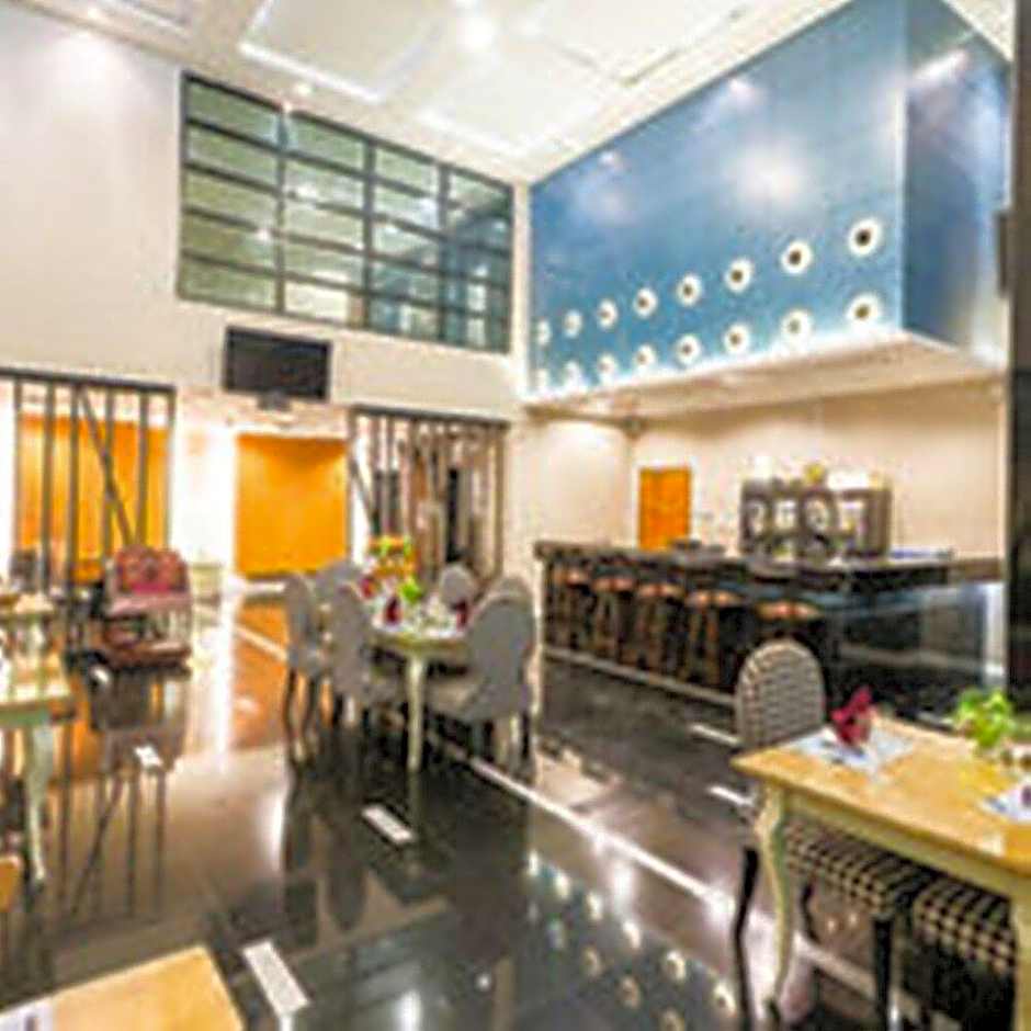 Sea Me Spring Too Hotel