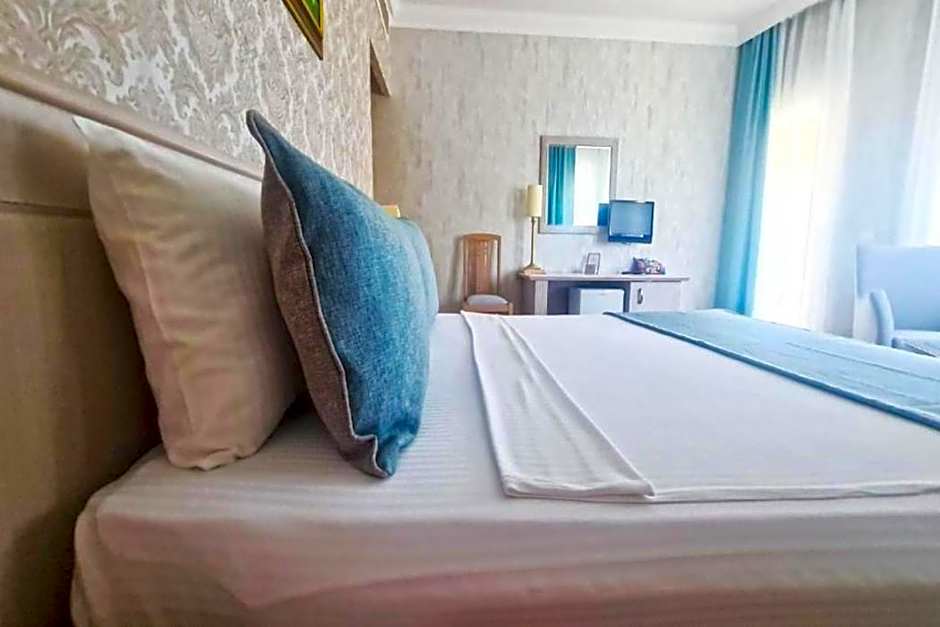 X Life Hotel Sarıgerme 15 - Adult Hotel