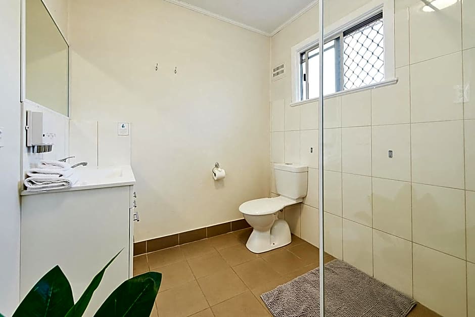 Ruthven Street Motor Inn