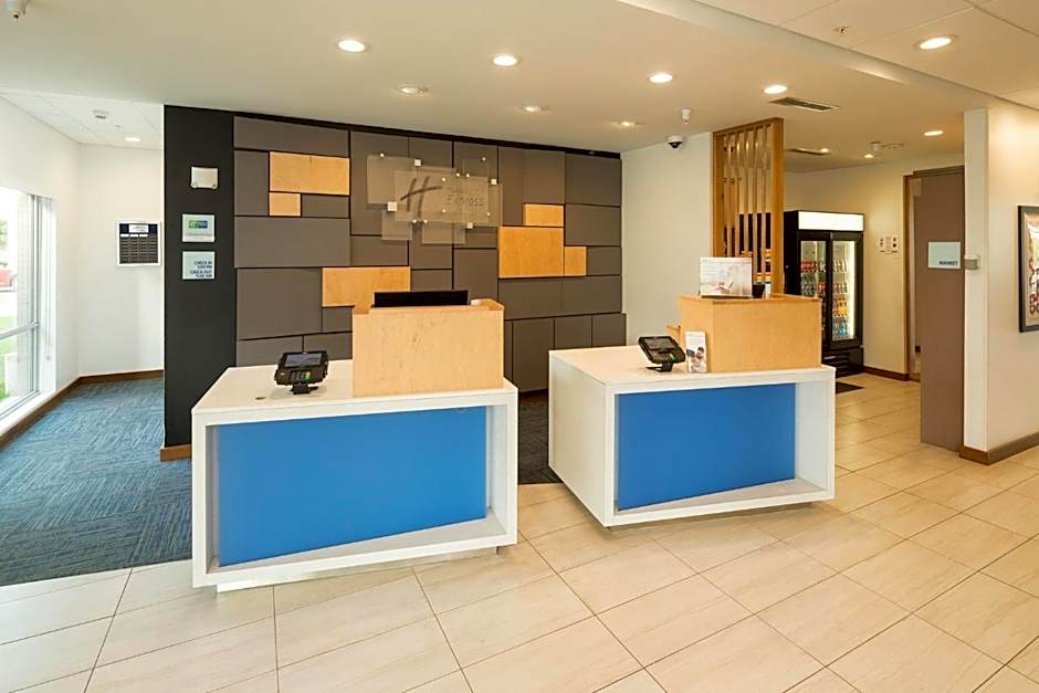 Holiday Inn Express and Suites Kalamazoo West By IHG