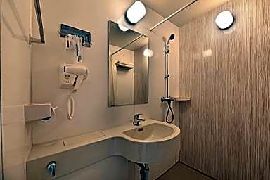 Zodiak At Kebon Jati Hotel