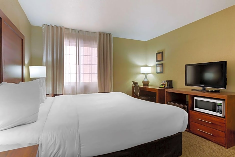 Comfort Inn & Suites North Glendale and Peoria
