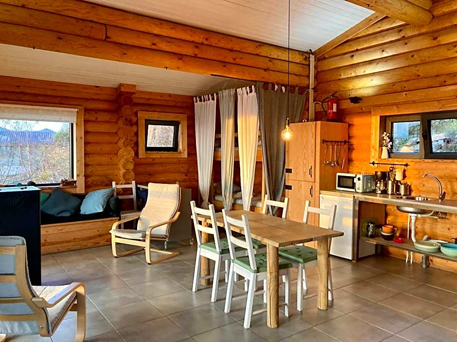 Mountain Log Cabin O Lobo