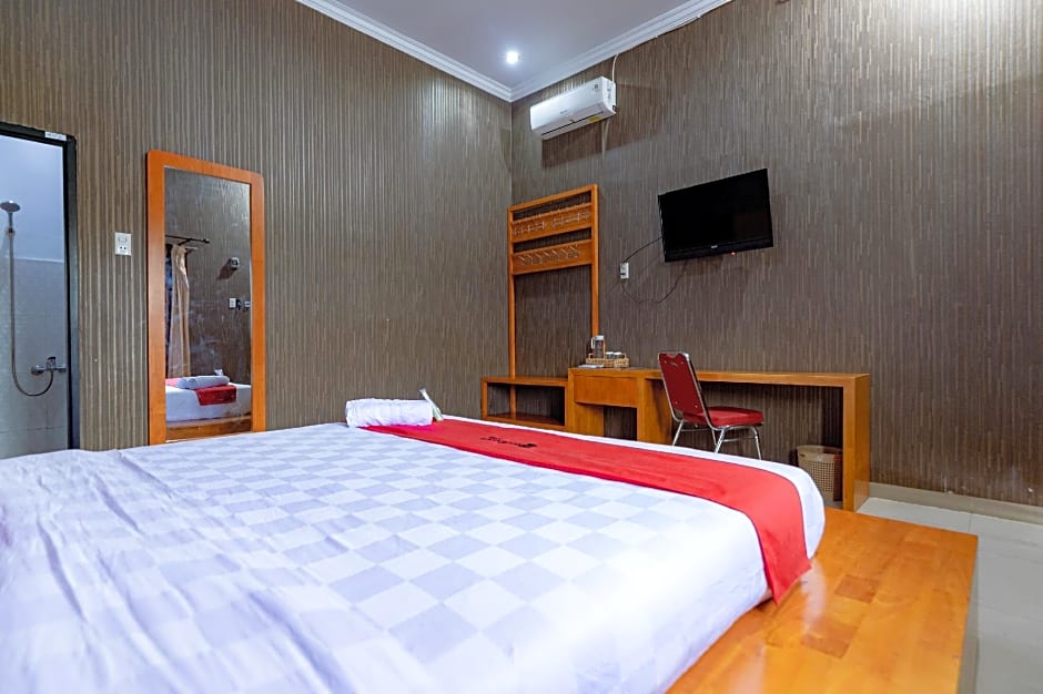 RedDoorz Syariah near UISU Medan