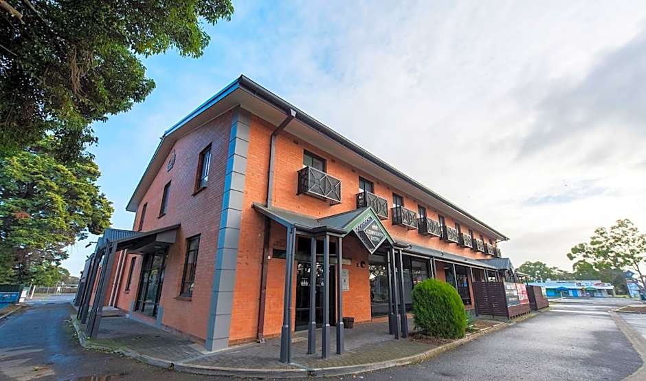 Nightcap at Rose & Crown Hotel