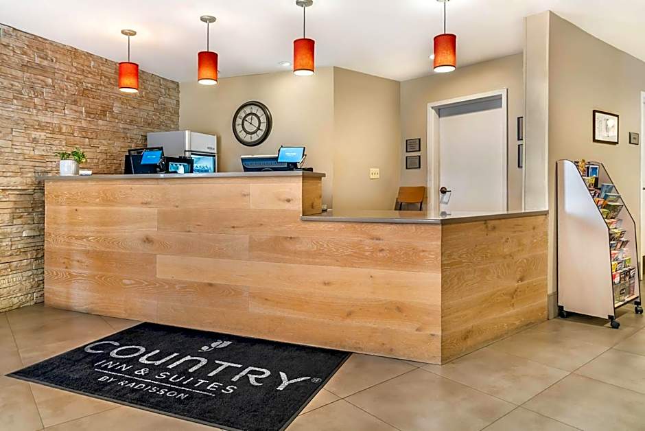 Country Inn & Suites by Radisson, Frederick, MD