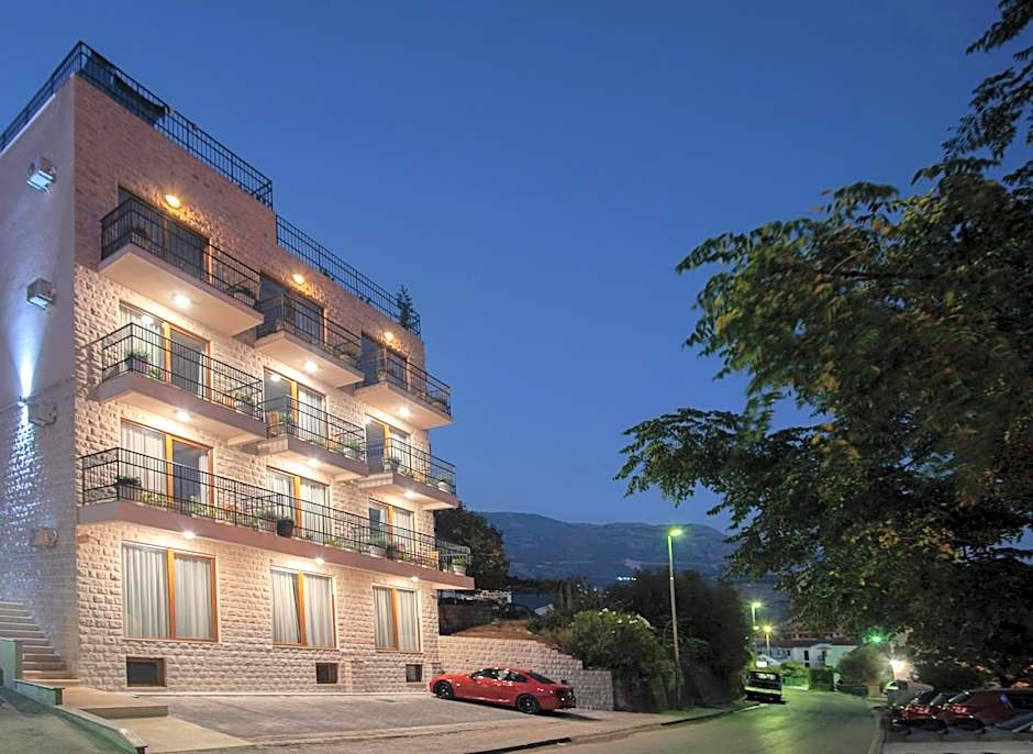 Hotel Twelve by Aycon