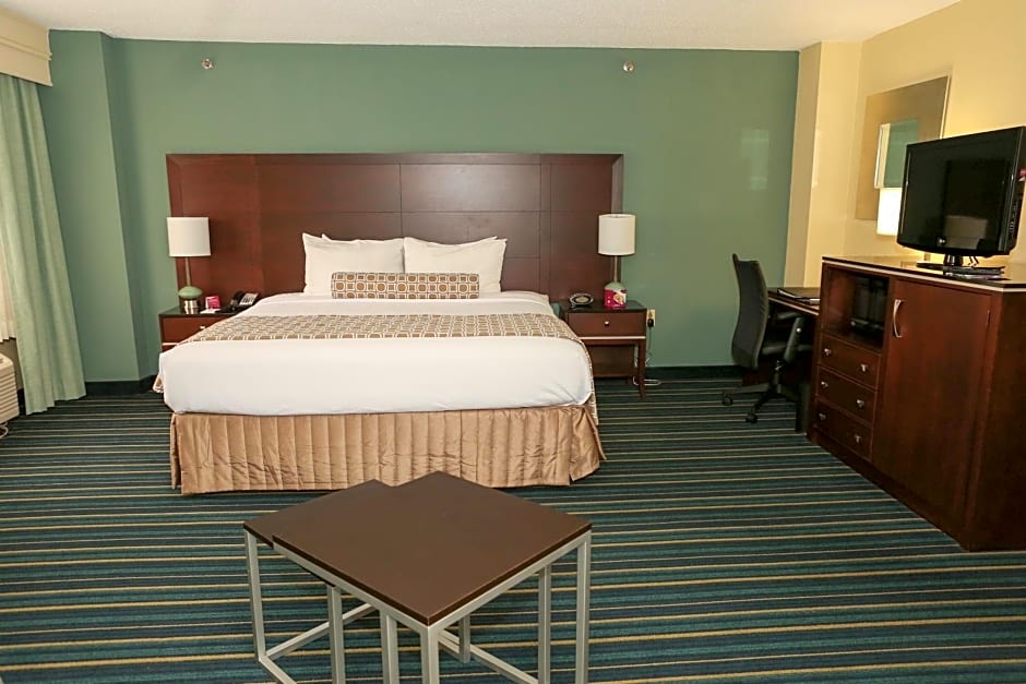 Crowne Plaza Hotel Virginia Beach-Norfolk