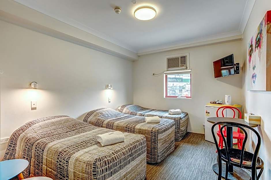 Arena Hotel (formerly Sleep Express Motel)