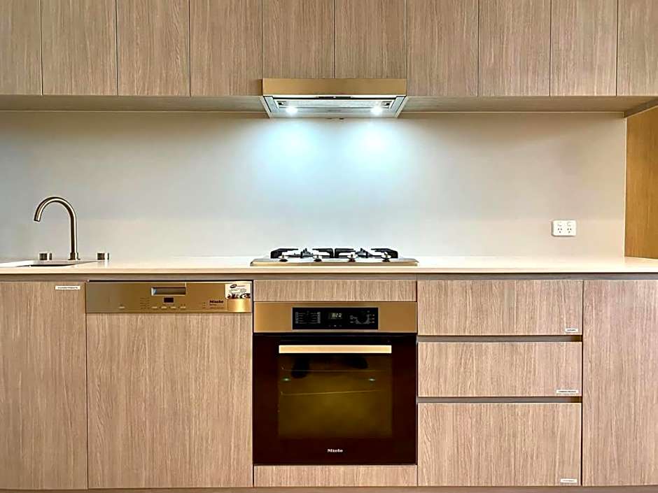 Luxury CBD Beach Vibes-Queen Bed-Gym