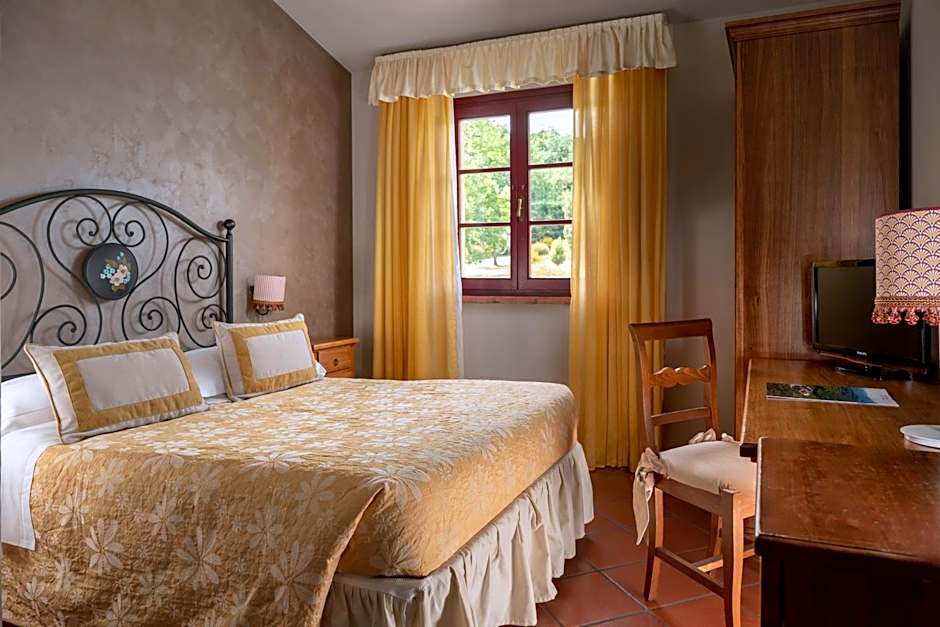 Hotel Casolare Le Terre Rosse