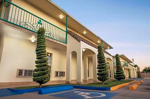 Hotel Trébol Inn