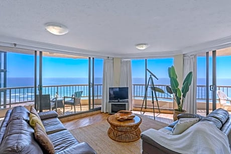3 Bedroom Ocean View Apt With Large Balcony