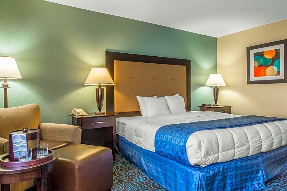 Clarion Inn New London/ Mystic