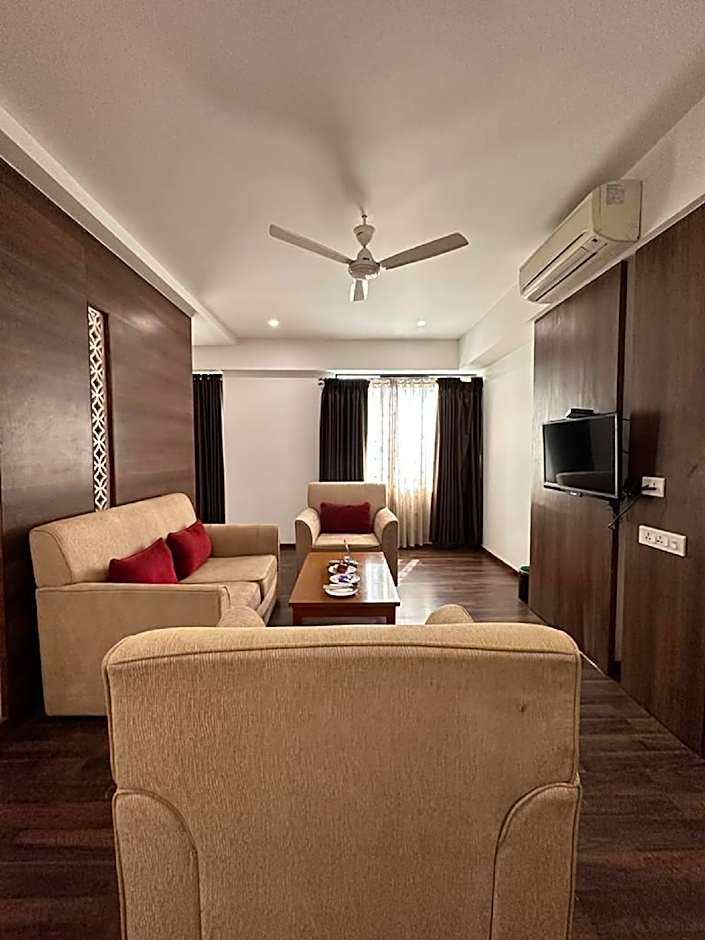 Hotel 3 Leaves