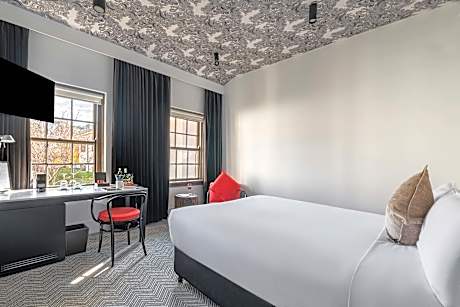 Peppers Queen Room